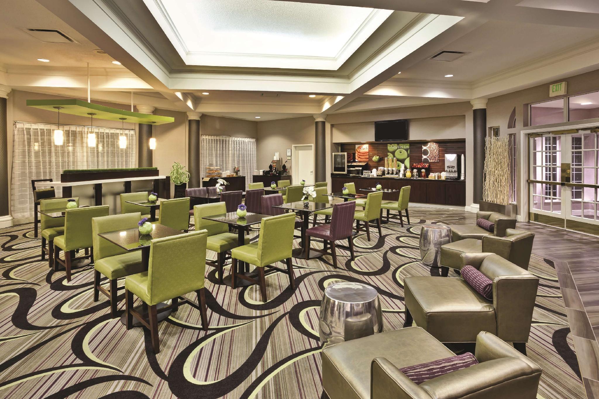 La Quinta By Wyndham Birmingham Хоумууд Екстериор снимка