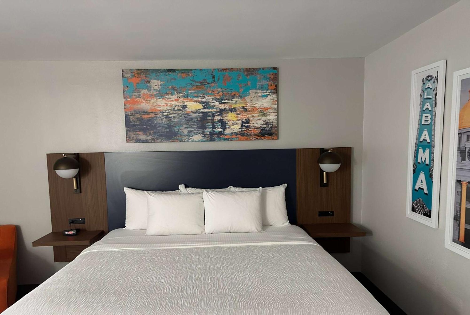 La Quinta By Wyndham Birmingham Хоумууд Екстериор снимка