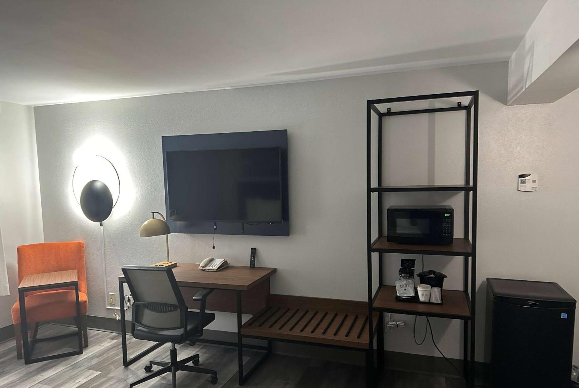La Quinta By Wyndham Birmingham Хоумууд Екстериор снимка