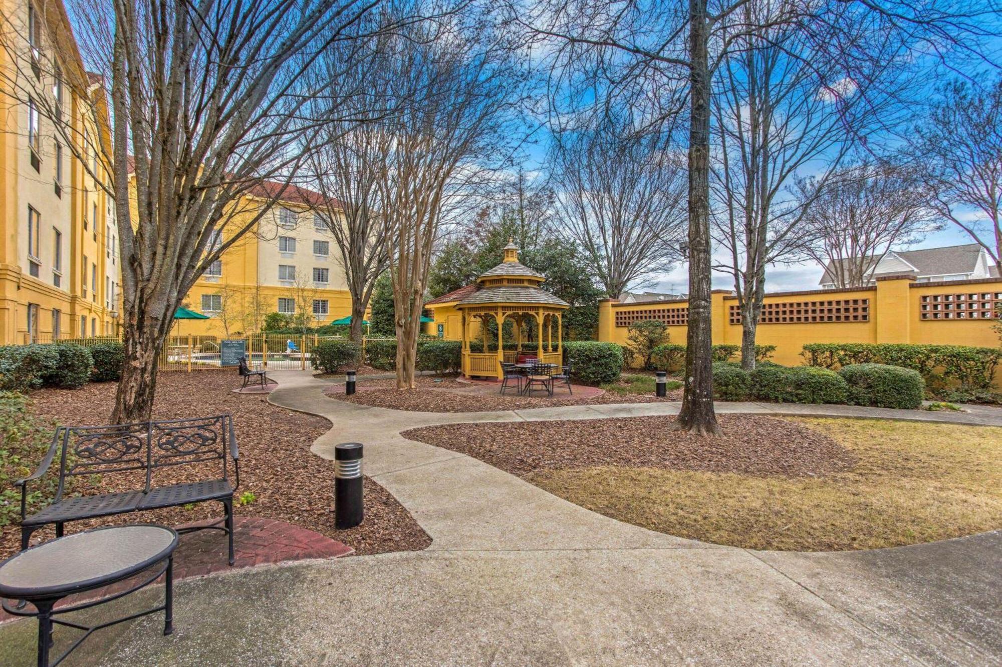 La Quinta By Wyndham Birmingham Хоумууд Екстериор снимка
