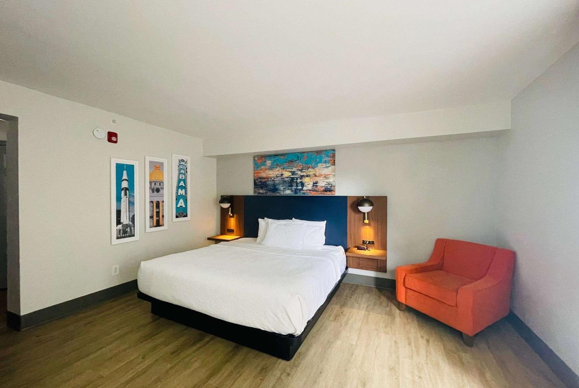 La Quinta By Wyndham Birmingham Хоумууд Екстериор снимка