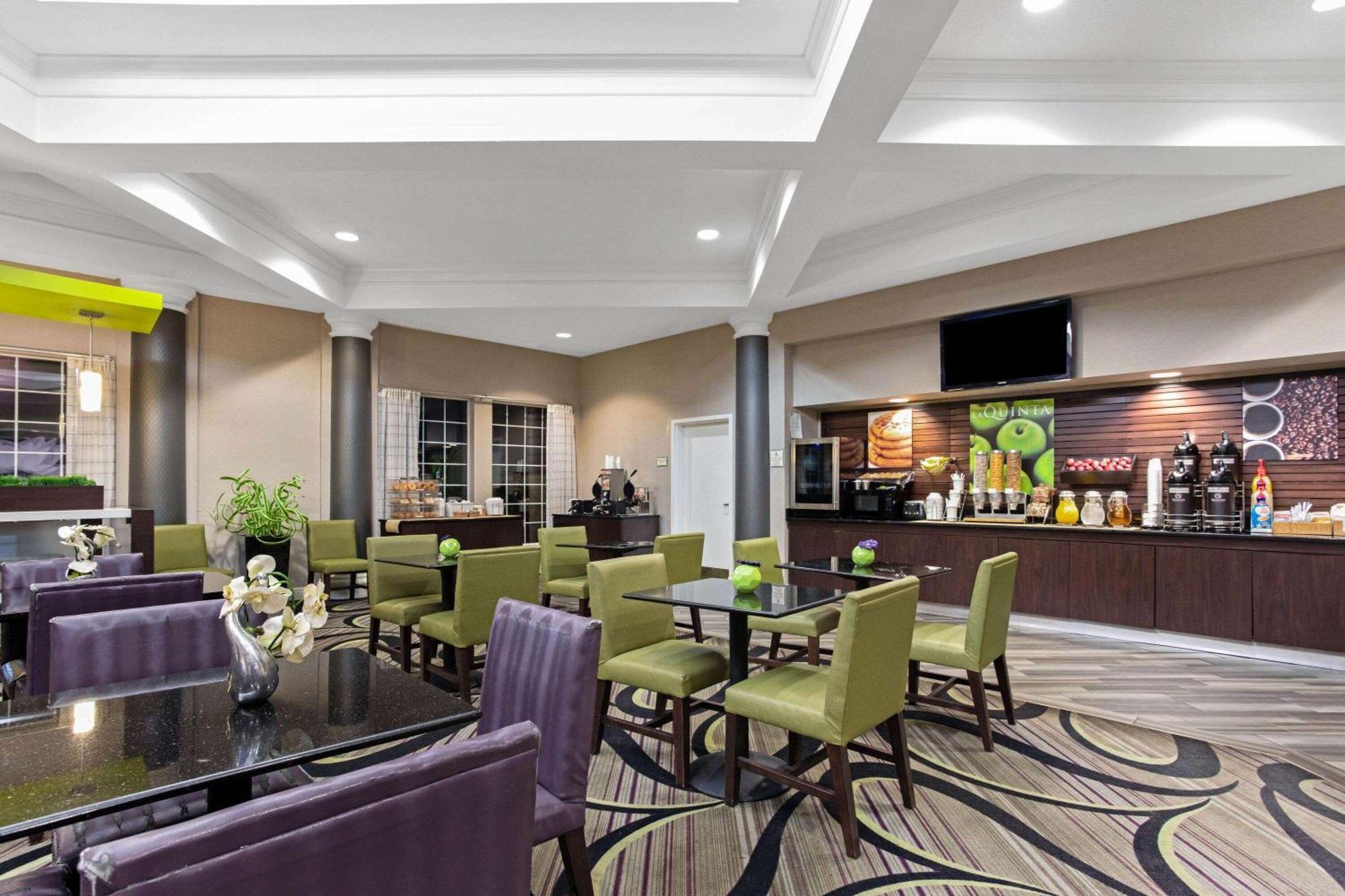 La Quinta By Wyndham Birmingham Хоумууд Екстериор снимка