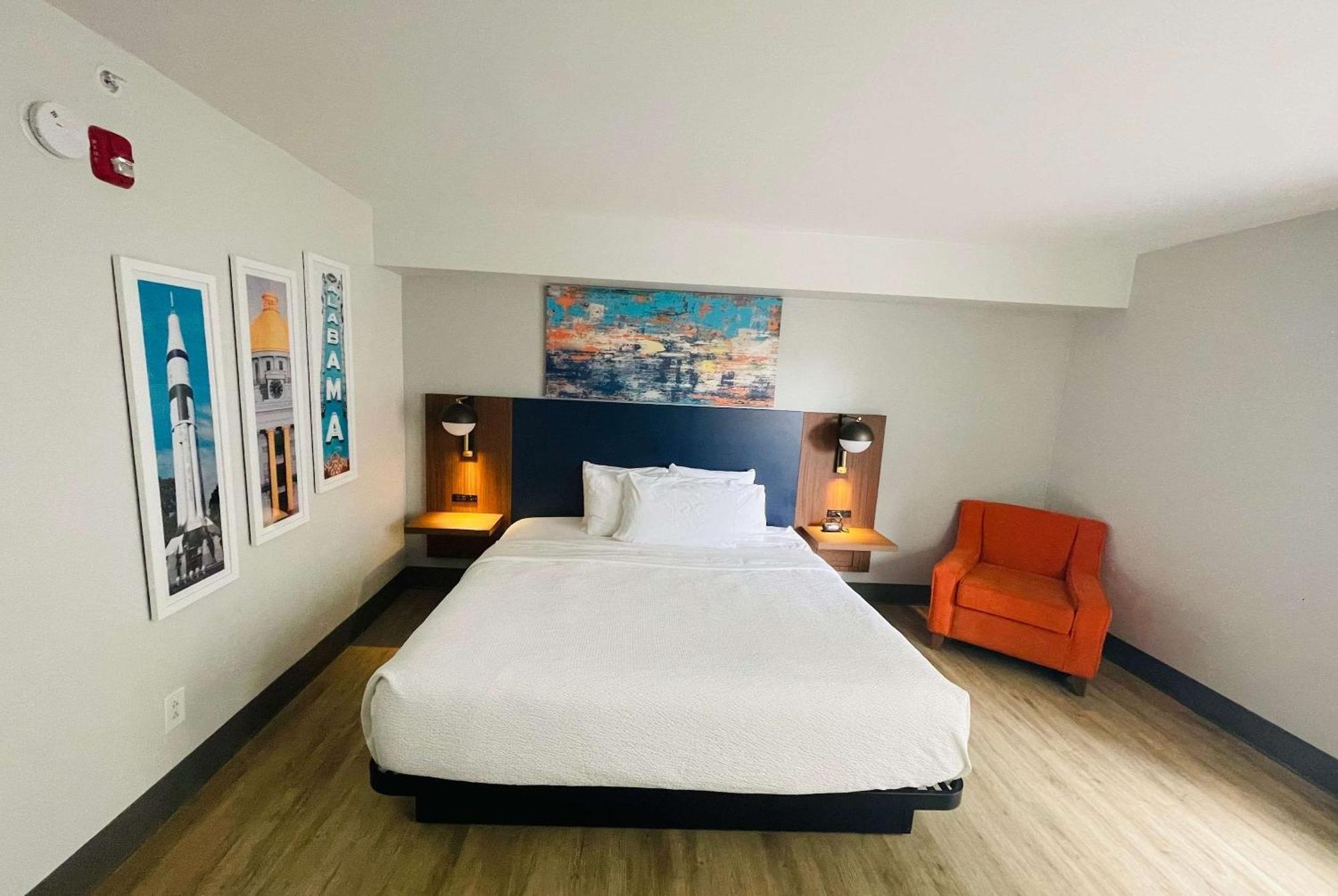 La Quinta By Wyndham Birmingham Хоумууд Екстериор снимка