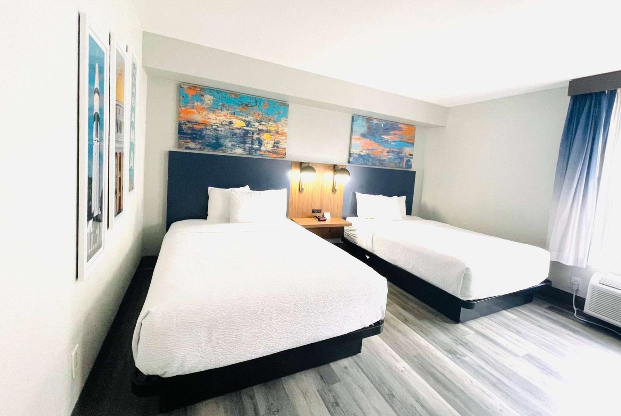 La Quinta By Wyndham Birmingham Хоумууд Екстериор снимка