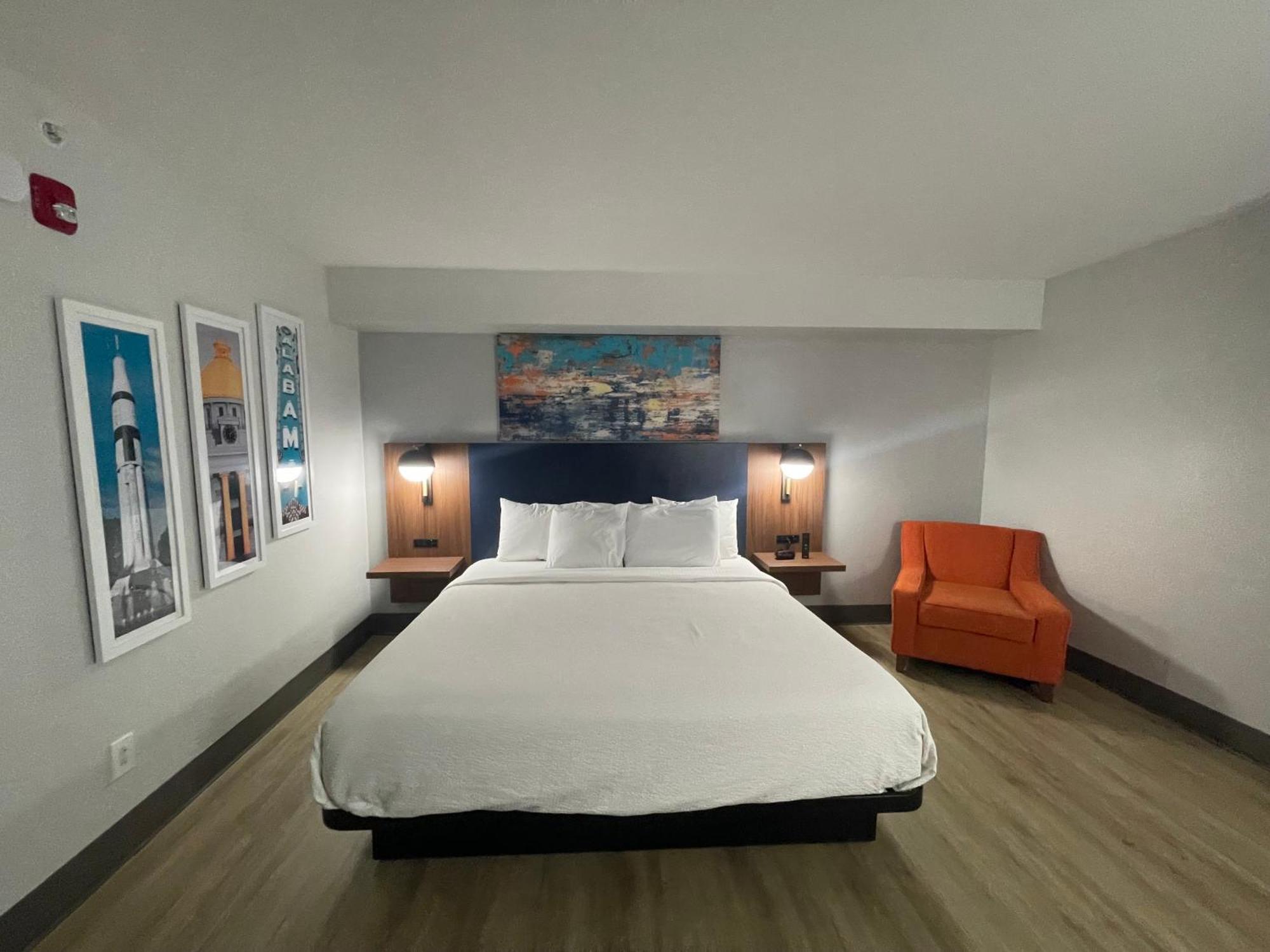 La Quinta By Wyndham Birmingham Хоумууд Екстериор снимка
