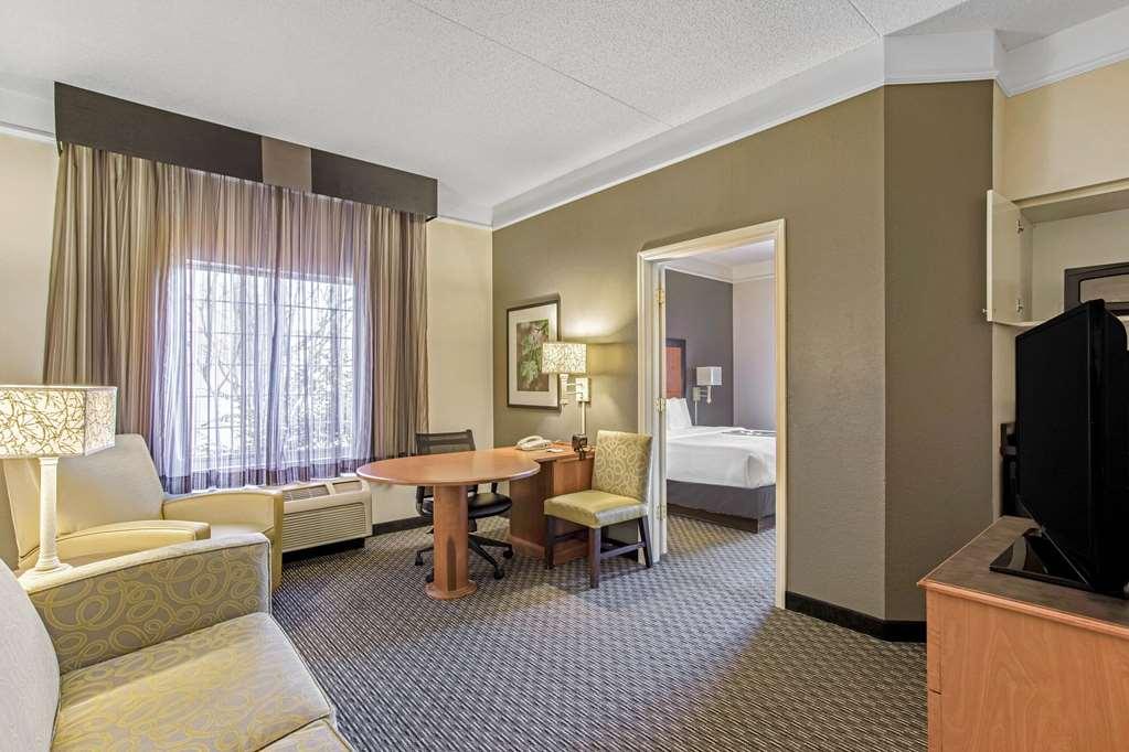 La Quinta By Wyndham Birmingham Хоумууд Стая снимка